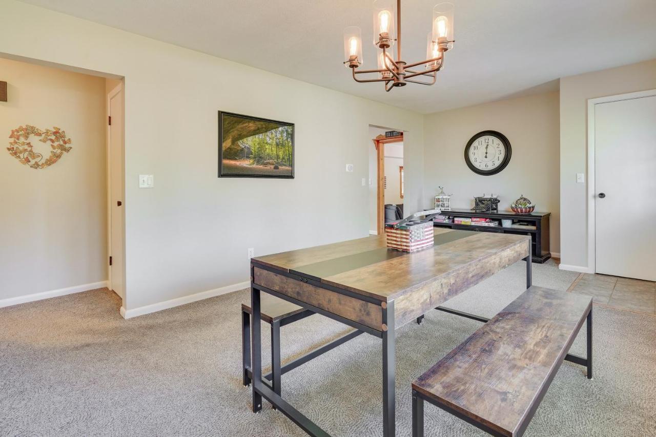 Hocking Hills Hideaway With Hot Tub And Fire Pit! Villa Logan Exterior photo