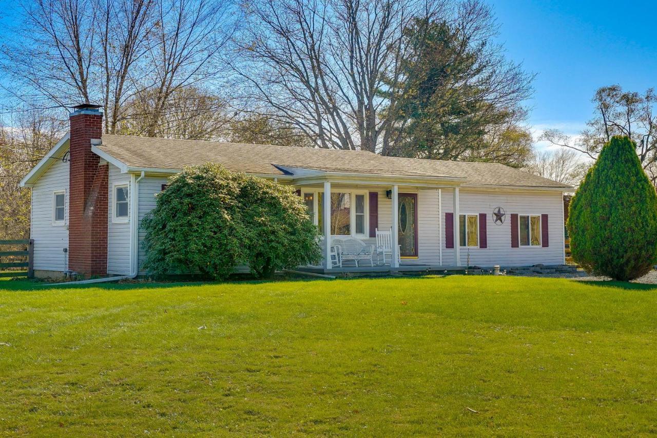 Hocking Hills Hideaway With Hot Tub And Fire Pit! Villa Logan Exterior photo